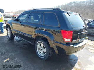 2007 Jeep Grand Cherokee Laredo with VIN 1J8GR48K67C523705, listed as a IAAI auction lot 41774281 with 215,572 mi miles. Bid and sale history available at carsss.com. Image 3.