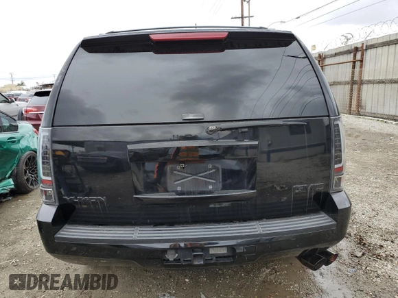 2008 GMC Yukon SLE w/3SA with VIN 1GKFC13C98R103216, listed as a Copart auction lot 48331235 with 195,548 mi miles and Clean Title. Bid and sale history available at carsss.com. Image 6.