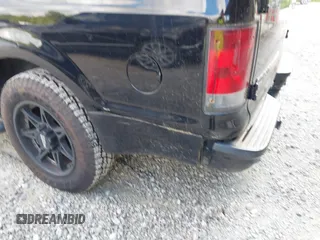 2003 Ford Excursion Special Serv z VIN 1FMNU40S23ED53961, wystawiony jako IAAI lot #42200815 z przebiegiem 232 477 mil mil oraz . Historia ofert i sprzedaży dostępna na DreamBid. Obrazek 6.