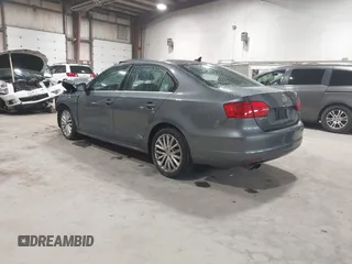 2014 Volkswagen Jetta SEL с VIN 3VWL17AJ6EM372759, выставлен на аукционе IAAI как лот 42305046 с пробегом 99 645 миль миль и . История ставок и продаж доступна на DreamBid. Изображение 3.