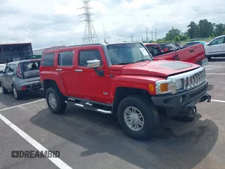 2007 Hummer H3 SUV с VIN 5GTDN13E678232834, выставлен на аукционе IAAI как лот 42504505 с пробегом 227 352 миль миль и . История ставок и продаж доступна на DreamBid. Изображение 1.