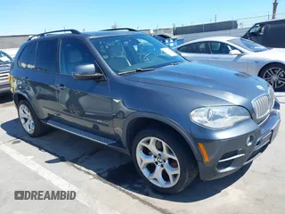2012 BMW X5 35d z VIN 5UXZW0C50CL665625, wystawiony jako IAAI lot #42851375 z przebiegiem 214 128 mil mil oraz . Historia ofert i sprzedaży dostępna na DreamBid. Obrazek 1.