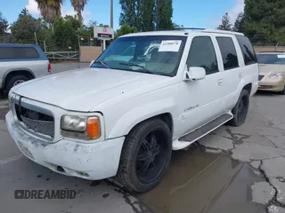 2000 Cadillac Escalade с VIN 1GYEK63R9YR180416, выставлен на аукционе IAAI как лот 42200278 с пробегом 145 848 миль миль и . История ставок и продаж доступна на DreamBid. Изображение 6.