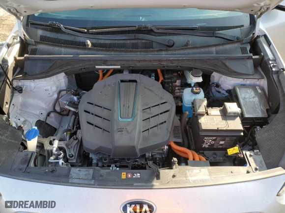 2020 Kia Niro EV EX Premium with VIN KNDCE3LG6L5065953, listed as a Copart auction lot 42992035 with 28,599 mi miles and Salvage Title. Bid and sale history available at carsss.com. Image 14.