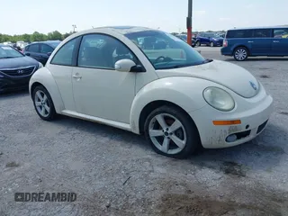 2006 Volkswagen Beetle z VIN 3VWSR31C36M410318, wystawiony jako IAAI lot #42313521 z przebiegiem 146 168 mil mil oraz . Historia ofert i sprzedaży dostępna na DreamBid. Obrazek 1.