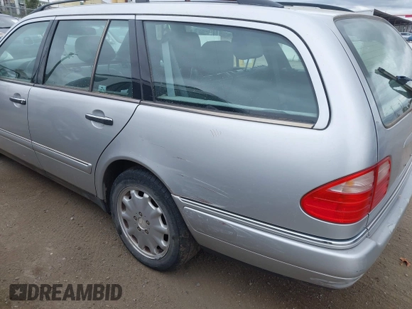 1999 Mercedes-Benz E-Class with VIN WDBJH65F5XA721205, listed as a IAAI auction lot 42068204 with 183,421 mi miles. Bid and sale history available at carsss.com. Image 6.