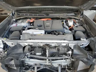 2024 Toyota Sequoia SR5 with VIN 7SVAAABA8RX037059, listed as a Copart auction lot 45525595 with 17,069 mi miles and Salvage Title. Bid and sale history available at carsss.com. Image 7.