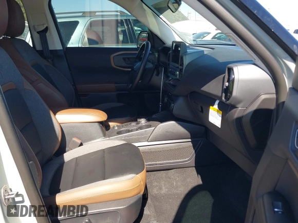 2024 Ford Bronco Sport Outer Banks z VIN 3FMCR9C60RRE22396, wystawiony jako IAAI lot #41671001 z przebiegiem 8 733 mil mil oraz . Historia ofert i sprzedaży dostępna na DreamBid. Obrazek 5.