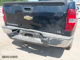 2007 Chevrolet Silverado 1500 LS with VIN 2GCEK13CX71727365, listed as a IAAI auction lot 40357043 with 1 mi miles. Bid and sale history available at carsss.com. Image 18.