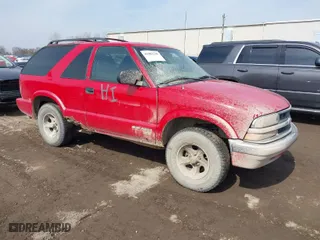 2001 Chevrolet Blazer LS with VIN 1GNCS18W21K180486, listed as a IAAI auction lot 41803349 with 1 mi miles. Bid and sale history available at carsss.com. Image 1.