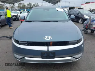 2024 Hyundai Ioniq 5 Limited z VIN KM8KR4DE4RU310424, wystawiony jako IAAI lot #41761478 z przebiegiem 4 027 mil mil oraz . Historia ofert i sprzedaży dostępna na DreamBid. Obrazek 13.