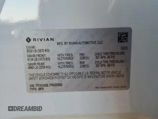 2023 Rivian R1S Launch Edition z VIN 7PDSGABL1PN005988, wystawiony jako Copart lot #42556295 z przebiegiem 19 894 mil mil oraz Szkoda całkowita • Salvage title. Historia ofert i sprzedaży dostępna na DreamBid. Obrazek 14.