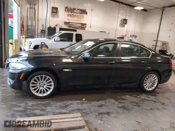 2013 BMW 5 Series 535i xDrive with VIN WBAFU7C54DDU71868, listed as a IAAI auction lot 41857848 with 111,944 mi miles and . Bid and sale history available at carsss.com. Image 14.