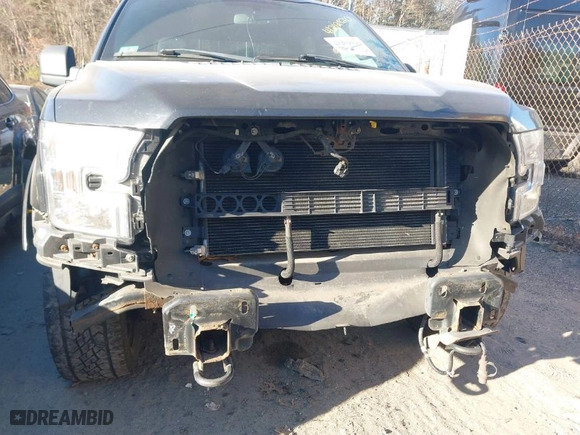 2015 Ford F-150 XLT w/HD Payload Pkg with VIN 1FTFW1EF4FFB92914, listed as a IAAI auction lot 41202920 with 155,497 mi miles. Bid and sale history available at carsss.com. Image 6.