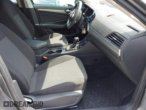 2021 Volkswagen Jetta S z VIN 3VWC57BU4MM009727, wystawiony jako IAAI lot #42339309 z przebiegiem 52 395 mil mil oraz . Historia ofert i sprzedaży dostępna na DreamBid. Obrazek 5.