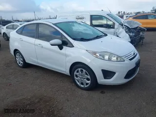 2013 Ford Fiesta S with VIN 3FADP4AJ7DM142687, listed as a IAAI auction lot 41911615 with 98,965 mi miles. Bid and sale history available at carsss.com. Image 1.