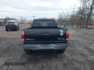 2006 Toyota Tacoma PreRunner z VIN 5TETU62N76Z314606, wystawiony jako IAAI lot #41909636 z przebiegiem 119 769 mil mil oraz . Historia ofert i sprzedaży dostępna na DreamBid. Obrazek 16.