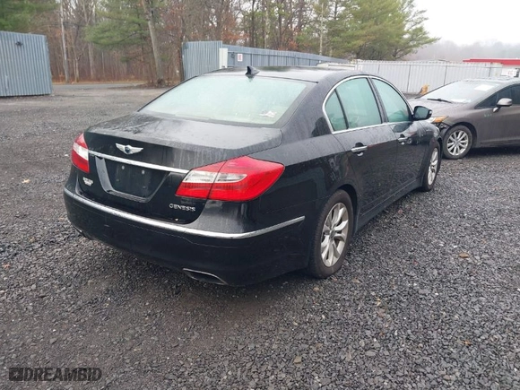 2013 Hyundai Genesis 3.8L with VIN KMHGC4DD4DU238390, listed as a IAAI auction lot 41850933 with 206,825 mi miles. Bid and sale history available at carsss.com. Image 4.