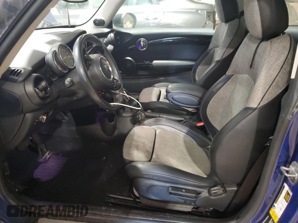 2020 MINI Hardtop Cooper with VIN WMWXR3C05L2L52899, listed as a Copart auction lot 46406985 with 81,038 mi miles and Salvage title. Bid and sale history available at DreamBid. Image 7.