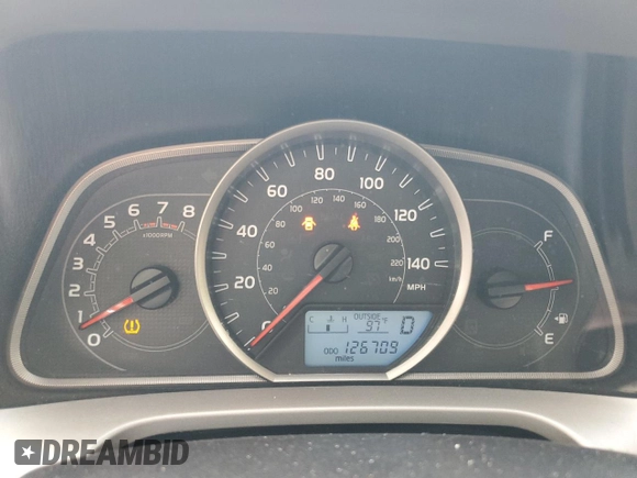 2013 Toyota RAV4 LE z VIN 2T3ZFREV3DW011610, wystawiony jako Copart lot #62351345 z przebiegiem 126 709 mil mil oraz Szkoda całkowita • Salvage title. Historia ofert i sprzedaży dostępna na DreamBid. Obrazek 9.