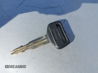 1989 Toyota Pickup с VIN JT4RN13S9K0003042, выставлен на аукционе IAAI как лот 41827042 с пробегом 347 063 миль миль и . История ставок и продаж доступна на DreamBid. Изображение 11.