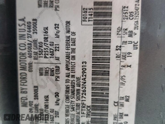 2003 Ford F-150 XL z VIN 1FTRF17263NA29013, wystawiony jako Copart lot #55668355 z przebiegiem 202 416 mil mil oraz Szkoda całkowita • Salvage title. Historia ofert i sprzedaży dostępna na DreamBid. Obrazek 12.