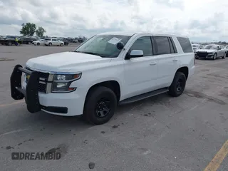 2018 Chevrolet Tahoe Commercial z VIN 1GNSKDEC8JR242164, wystawiony jako IAAI lot #42779273 z przebiegiem 134 654 mil mil oraz . Historia ofert i sprzedaży dostępna na DreamBid. Obrazek 18.