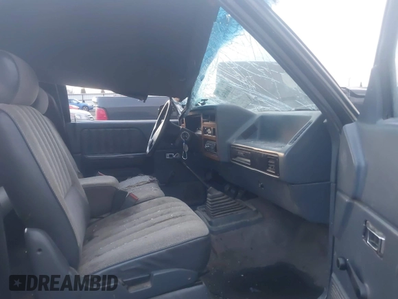 1993 Dodge Dakota with VIN 1B7GG23X7PS200435, listed as a IAAI auction lot 41060856 with 249,117 mi miles. Bid and sale history available at carsss.com. Image 5.
