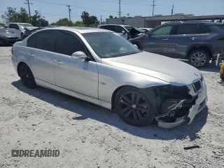 2008 BMW 3 Series 328i with VIN WBAVA37508NL48589, listed as a Copart auction lot 54542995 with 170,035 mi miles and Salvage Title. Bid and sale history available at DreamBid. Image 4.