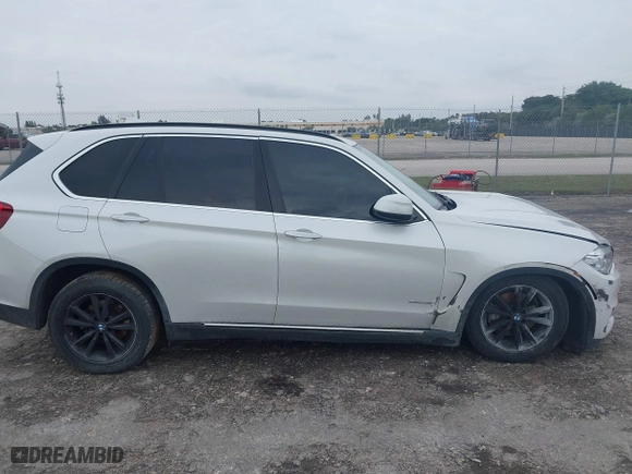 2015 BMW X5 sDrive35i with VIN 5UXKR2C53F0H37625, listed as a IAAI auction lot 41381467 with 110,524 mi miles. Bid and sale history available at carsss.com. Image 12.
