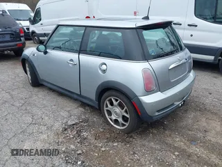 2005 MINI Hardtop S with VIN WMWRE33445TD93578, listed as a IAAI auction lot 42044654 with 150,123 mi miles and . Bid and sale history available at DreamBid. Image 3.