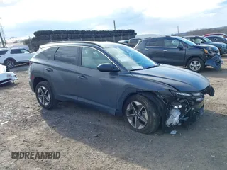 2025 Hyundai Tucson SEL z VIN 5NMJB3DE2SH482141, wystawiony jako IAAI lot #41893272 z przebiegiem 3 771 mil mil oraz . Historia ofert i sprzedaży dostępna na DreamBid. Obrazek 1.