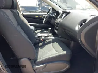 2018 Nissan Pathfinder S z VIN 5N1DR2MN5JC657803, wystawiony jako IAAI lot #42051833 z przebiegiem 192 355 mil mil oraz . Historia ofert i sprzedaży dostępna na DreamBid. Obrazek 5.