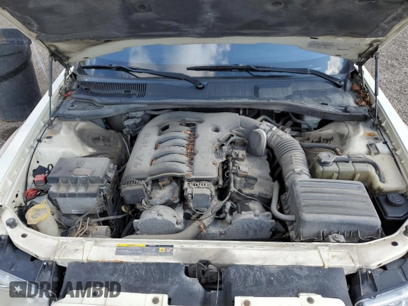2005 Chrysler 300 with VIN 2C3JA53G45H174829, listed as a Copart auction lot 63768904 with 373,929 mi miles and Clean Title. Bid and sale history available at carsss.com. Image 11.