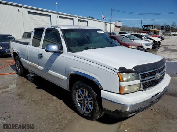 2006 Chevrolet Silverado 1500 LT1 with VIN 1GCEC19V56Z225102, listed as a Copart auction lot 46466185 with 334,838 mi miles and Salvage Title. Bid and sale history available at carsss.com. Image 4.