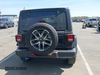 2024 Jeep Wrangler Willys с VIN 1C4RJXN68RW145341, выставлен на аукционе IAAI как лот 42107372 с пробегом 15 101 миль миль и . История ставок и продаж доступна на DreamBid. Изображение 16.