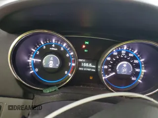 2013 Hyundai Sonata GLS z VIN 5NPEB4AC3DH503773, wystawiony jako Copart lot #47603525 z przebiegiem 217 437 mil mil oraz Szkody całkowita. Historia ofert i sprzedaży dostępna na DreamBid. Obrazek 9.