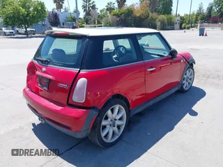 2005 MINI Hardtop S with VIN WMWRE33515TG96312, listed as a IAAI auction lot 42397054 with 176,049 mi miles and . Bid and sale history available at DreamBid. Image 4.