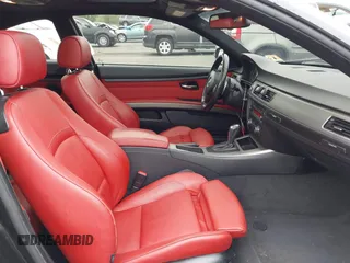 2012 BMW 3 Series 328i z VIN WBAKE5C51CE756018, wystawiony jako IAAI lot #42160065 z przebiegiem 96 503 mil mil oraz . Historia ofert i sprzedaży dostępna na DreamBid. Obrazek 5.