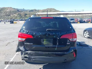2014 Kia Sorento LX с VIN 5XYKT3A62EG455941, выставлен на аукционе IAAI как лот 42138589 с пробегом Не указан миль и . История ставок и продаж доступна на DreamBid. Изображение 16.