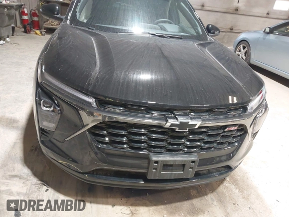 2025 Chevrolet Trax 2RS with VIN KL77LJEP7SC149778, listed as a IAAI auction lot 41917438 with 724 mi miles. Bid and sale history available at carsss.com. Image 12.