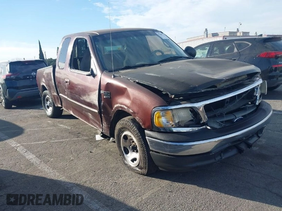 2000 Ford F-150 XL with VIN 1FTRX17L2YNB78032, listed as a IAAI auction lot 41687215 with 1 mi miles. Bid and sale history available at carsss.com. Image 1.