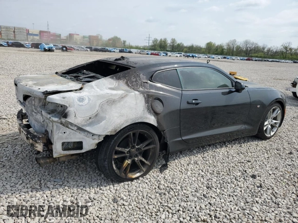 2020 Chevrolet Camaro 1LT z VIN 1G1FB1RS8L0108605, wystawiony jako Copart lot #55069765 z przebiegiem Nie podano mil oraz Szkoda całkowita • Salvage title. Historia ofert i sprzedaży dostępna na DreamBid. Obrazek 3.