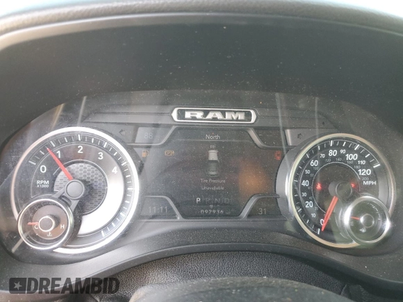 2019 Ram 1500 Big Horn z VIN 1C6RREFT5KN639838, wystawiony jako Copart lot #52424725 z przebiegiem 92 936 mil mil oraz Nie do naprawy • Non repairable. Historia ofert i sprzedaży dostępna na DreamBid. Obrazek 9.