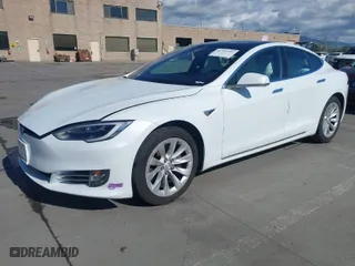 2018 Tesla Model S 75D with VIN 5YJSA1E22JF271649, listed as a IAAI auction lot 41703207 with 1 mi miles. Bid and sale history available at carsss.com. Image 2.