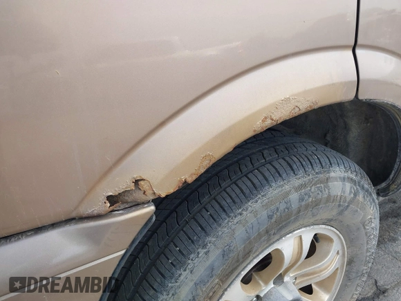2000 Isuzu Rodeo with VIN 4S2DM58W3Y4328503, listed as a IAAI auction lot 42405198 with 190,328 mi miles and . Bid and sale history available at DreamBid. Image 6.