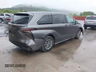 2023 Toyota Sienna LE z VIN 5TDKSKFC2PS103895, wystawiony jako IAAI lot #42366033 z przebiegiem 27 807 mil mil oraz . Historia ofert i sprzedaży dostępna na DreamBid. Obrazek 4.