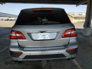 2012 Mercedes-Benz M 63 AMG z VIN 4JGDA7EB8CA090817, wystawiony jako Copart lot #59903915 z przebiegiem 101 046 mil mil oraz Szkoda całkowita • Salvage title. Historia ofert i sprzedaży dostępna na DreamBid. Obrazek 6.