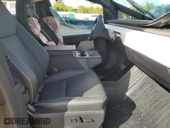 2024 Tesla Cybertruck Cyberbeast z VIN 7G2CEHEE5RA000103, wystawiony jako Copart lot #78871284 z przebiegiem Nie podano mil oraz Czysty tytuł • Clean title. Historia ofert i sprzedaży dostępna na DreamBid. Obrazek 7.