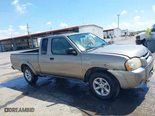 2004 Nissan Frontier 2WD with VIN 1N6DD26T84C422893, listed as a IAAI auction lot 41823370 with 239,205 mi miles. Bid and sale history available at carsss.com. Image 13.